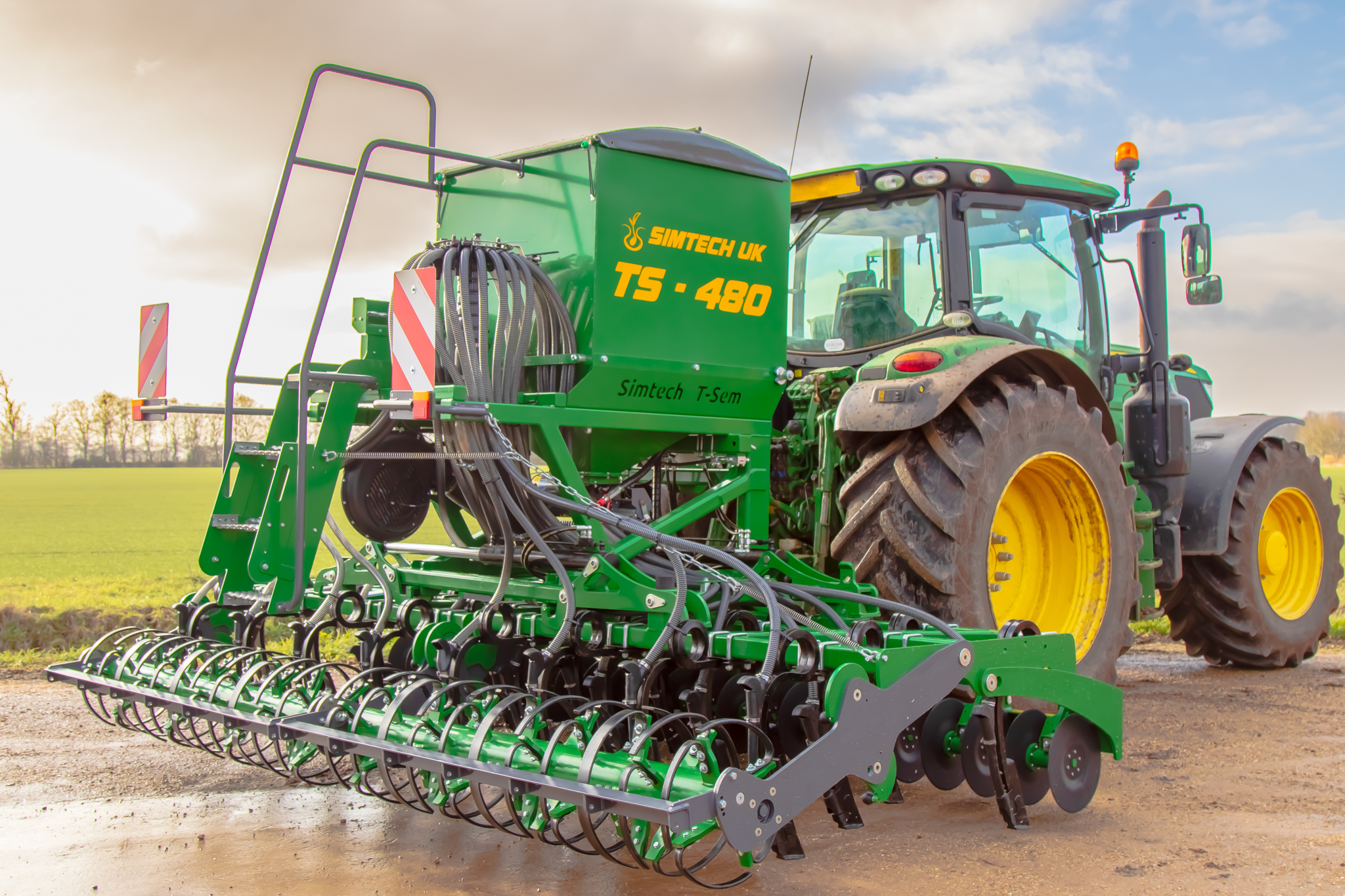 Maximize field efficiency with the TS-480AP drill. Its robust design and precise seed placement deliver optimal crop establishment for extensive acreage.