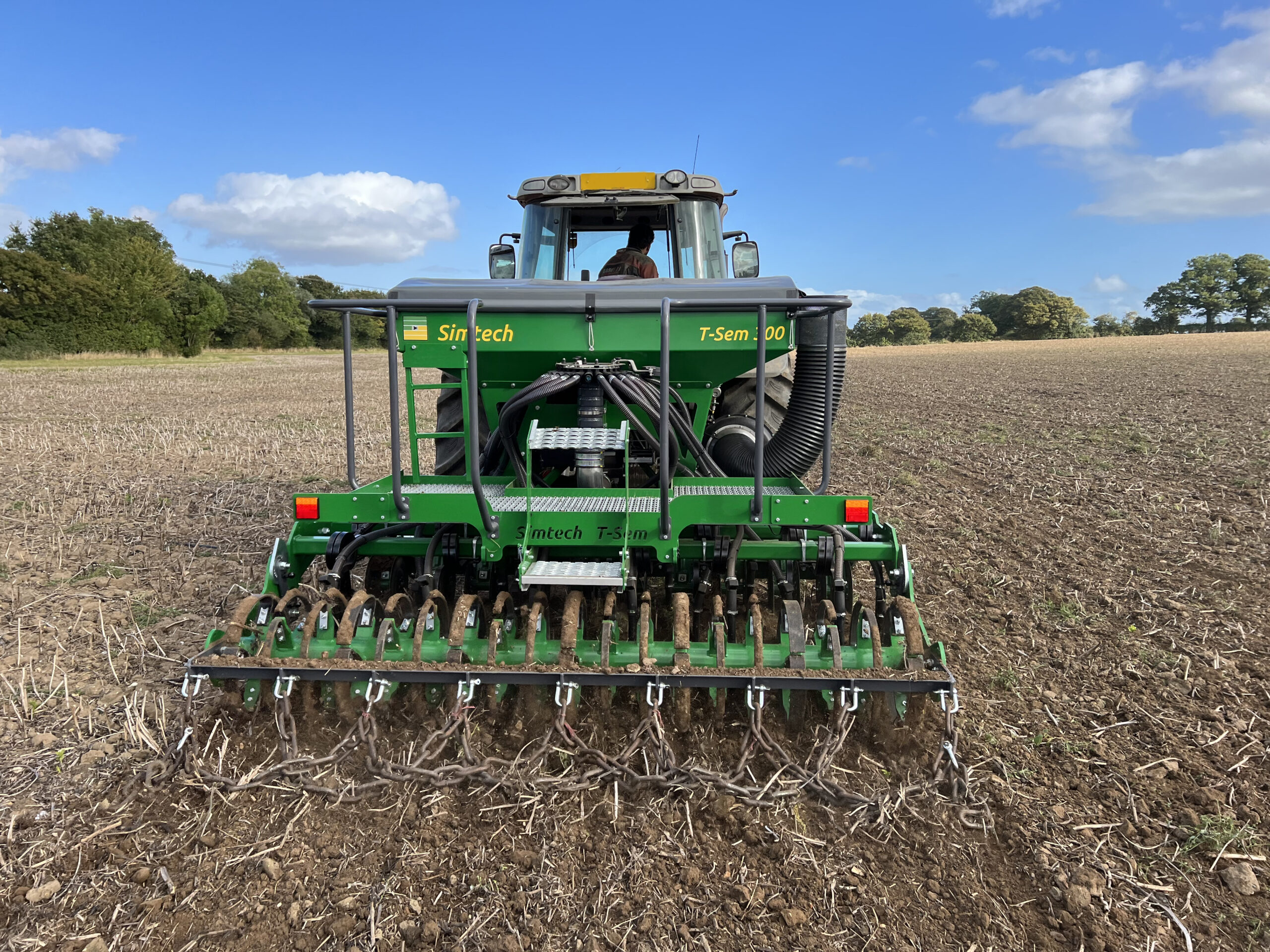 The TS-300P is a versatile, 20-row arable drill ideal for mixed farming operations. Its precise metering system and adjustable tine spacing ensure optimal seed placement for a wide range of crops, from fine grasses to large cereals.